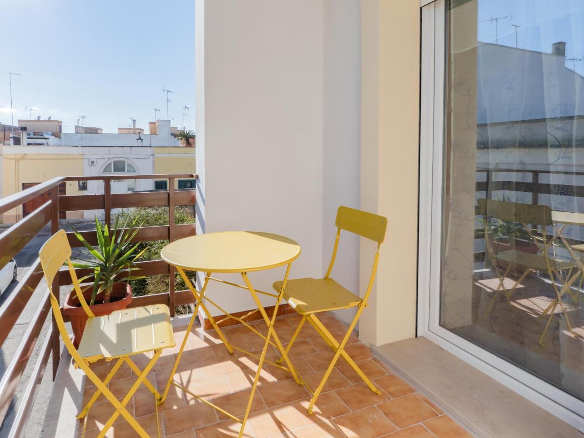Salento 4 Stars - Blue & Yellow Squinzano Екстериор снимка
